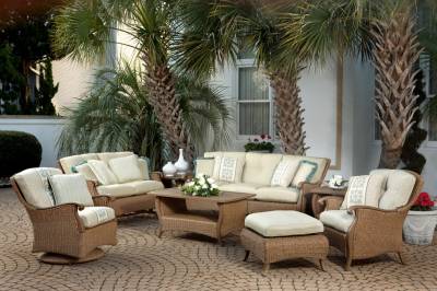  Weather Wicker Outdoor Furniture on All Weather Wicker Patio Furniture And Dining Sets    26 May 2010
